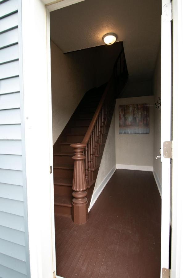 Spacious Rustic Downtown Market St 1 Bedroom Apt, Sleeps Up To 5, Steps To Honeywell & Eagles Theatre Wabash Luaran gambar