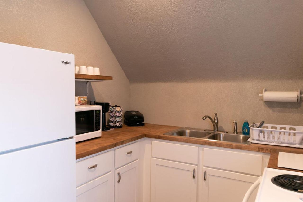 Spacious Rustic Downtown Market St 1 Bedroom Apt, Sleeps Up To 5, Steps To Honeywell & Eagles Theatre Wabash Luaran gambar