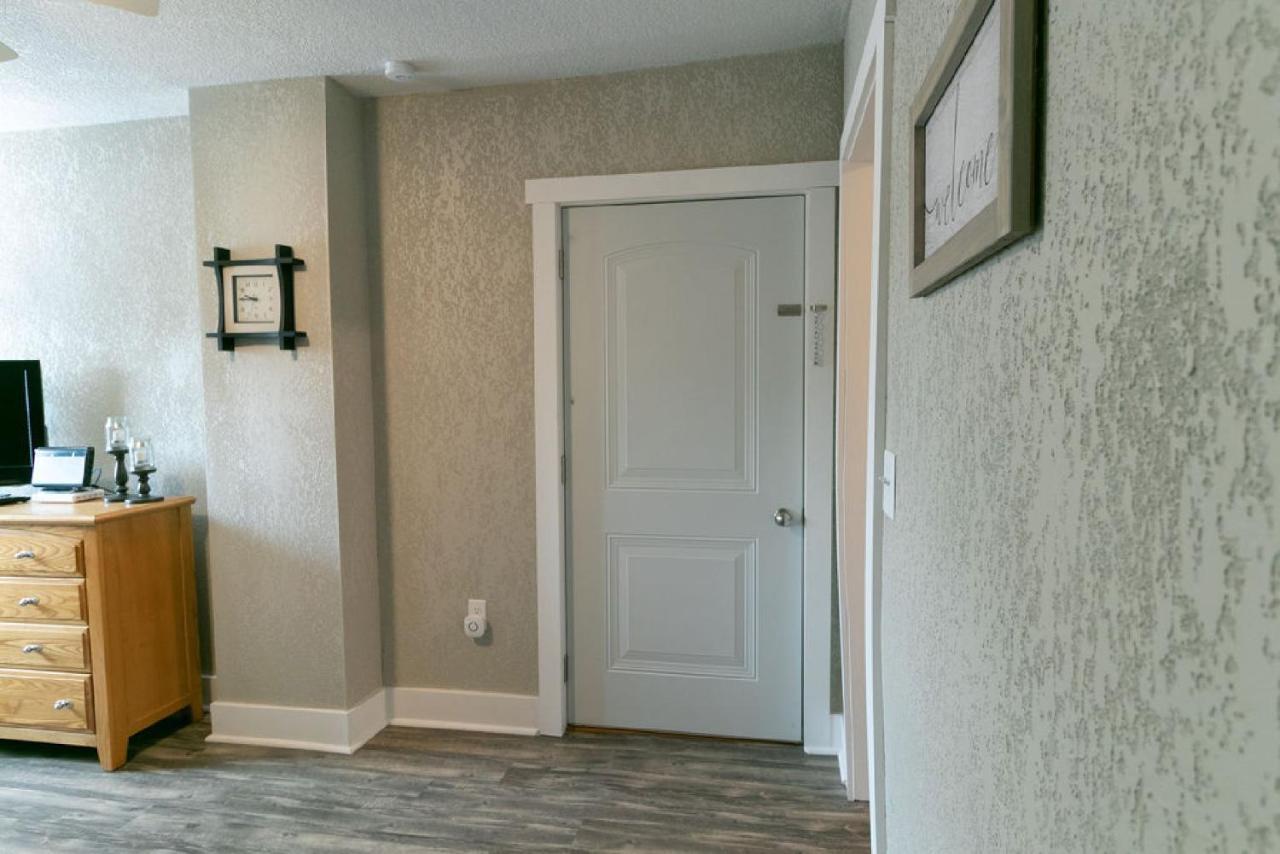 Spacious Rustic Downtown Market St 1 Bedroom Apt, Sleeps Up To 5, Steps To Honeywell & Eagles Theatre Wabash Luaran gambar