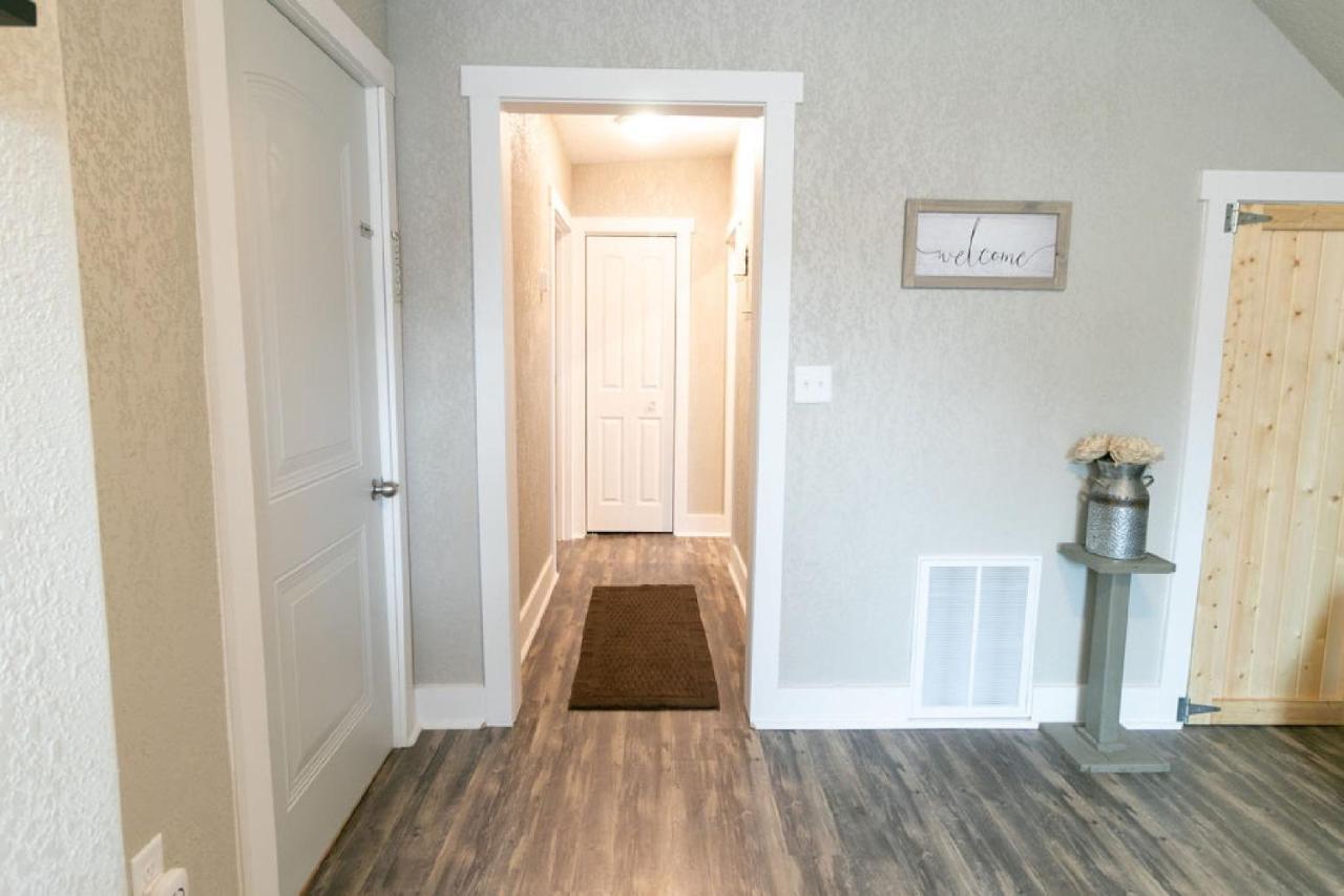 Spacious Rustic Downtown Market St 1 Bedroom Apt, Sleeps Up To 5, Steps To Honeywell & Eagles Theatre Wabash Luaran gambar