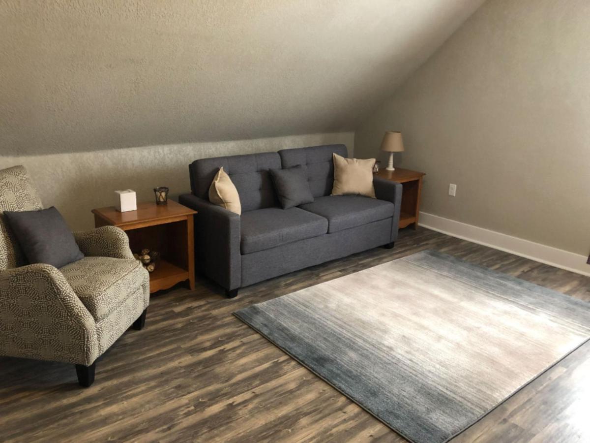 Spacious Rustic Downtown Market St 1 Bedroom Apt, Sleeps Up To 5, Steps To Honeywell & Eagles Theatre Wabash Luaran gambar