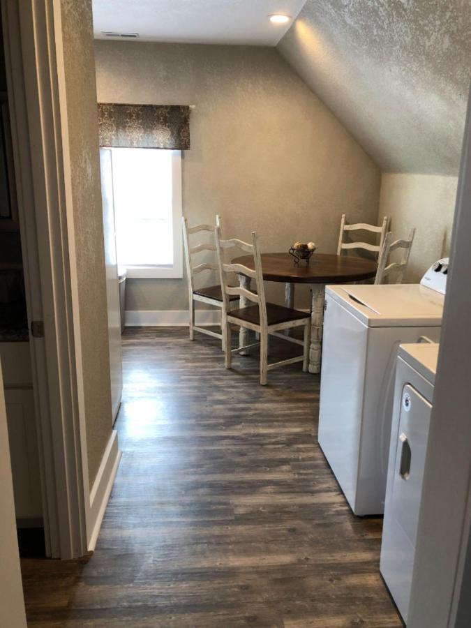 Spacious Rustic Downtown Market St 1 Bedroom Apt, Sleeps Up To 5, Steps To Honeywell & Eagles Theatre Wabash Luaran gambar
