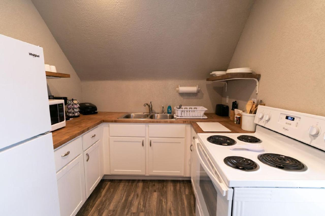 Spacious Rustic Downtown Market St 1 Bedroom Apt, Sleeps Up To 5, Steps To Honeywell & Eagles Theatre Wabash Luaran gambar