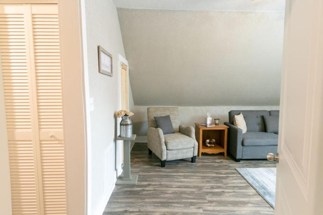 Spacious Rustic Downtown Market St 1 Bedroom Apt, Sleeps Up To 5, Steps To Honeywell & Eagles Theatre Wabash Luaran gambar