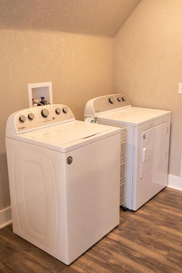 Spacious Rustic Downtown Market St 1 Bedroom Apt, Sleeps Up To 5, Steps To Honeywell & Eagles Theatre Wabash Luaran gambar