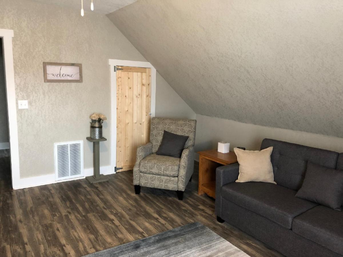 Spacious Rustic Downtown Market St 1 Bedroom Apt, Sleeps Up To 5, Steps To Honeywell & Eagles Theatre Wabash Luaran gambar